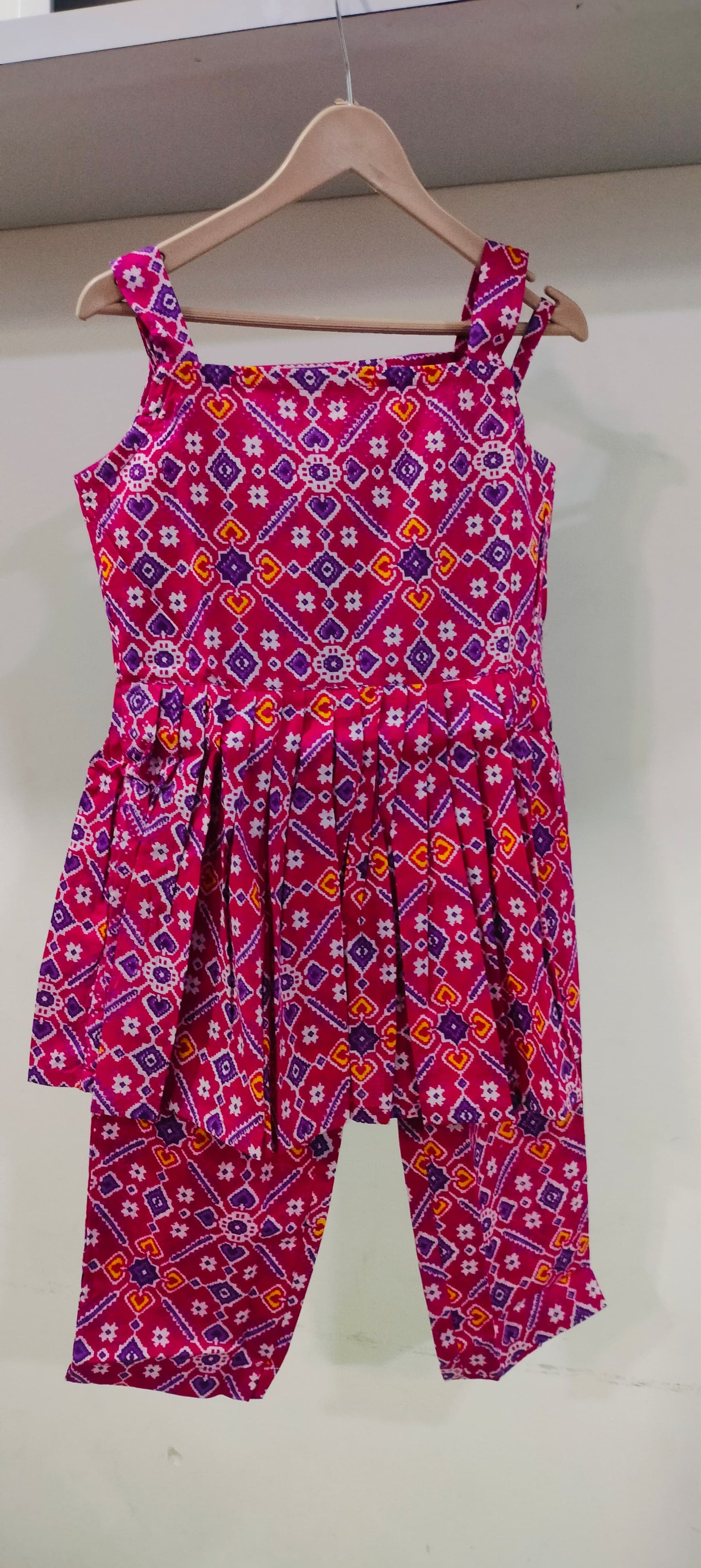 Pink Patola Sleevless Coordset